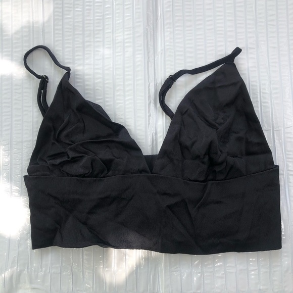 Zara Tops - Zara Cropped top